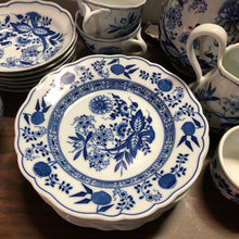 Load image into Gallery viewer, 21 pc. Hutchenreuther Dinner Ware Set
