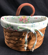 Load image into Gallery viewer, Small Longaberger Basket
